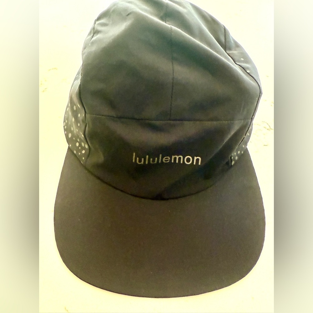 Lululemon black hat